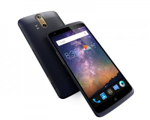 Điện thoại thông minh Axon Phone có 3 camera đã được công bố giá bán